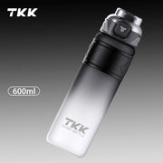 Durable & Stylish Tritan Sports Water Bottle – BPA-Free, Leak-Proof, and Portable!
Available in 600ml, 850ml, and 1000ml sizes, this high-quality Tritan plastic water bottle is designed for fitness enthusiasts and outdoor a